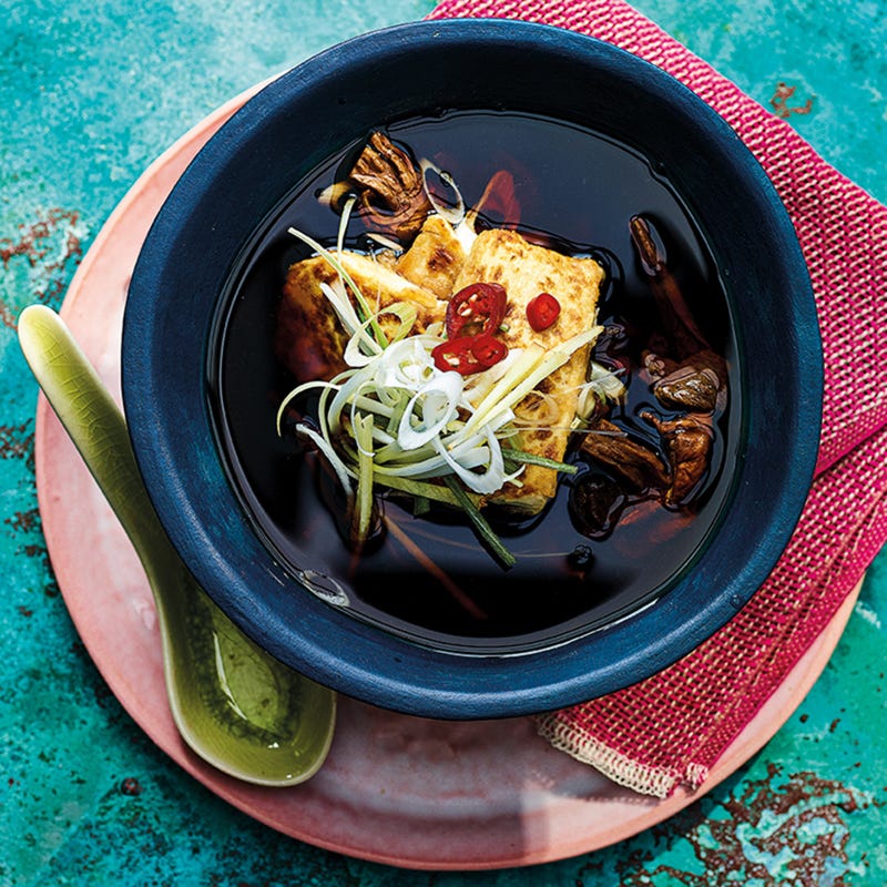 Gebratener Seidentofu in Pilzbrühe