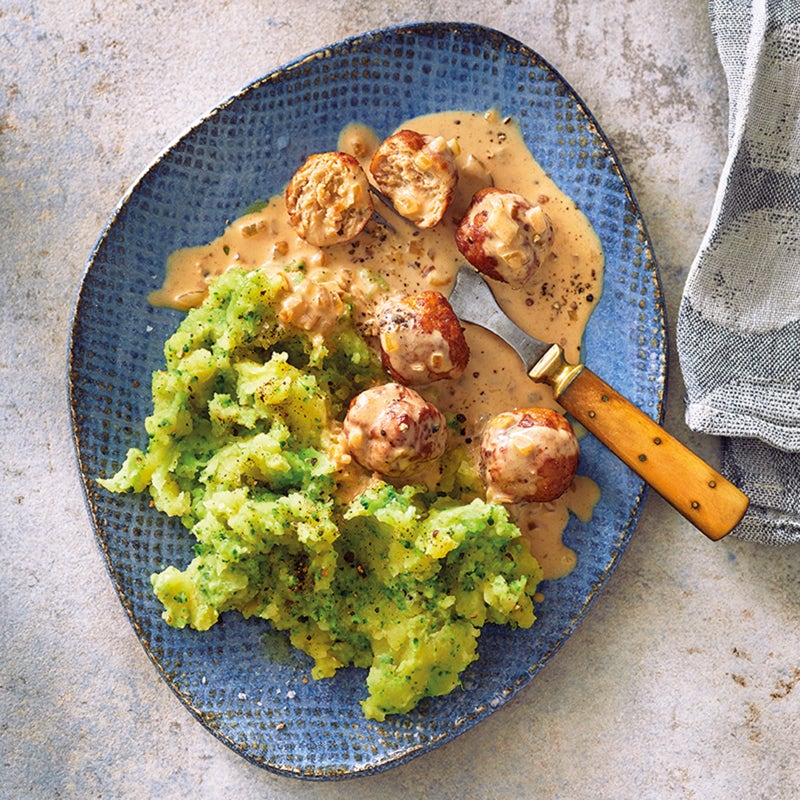 Vegane Frikadellen in Zwiebelsauce