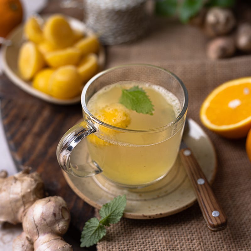 Orangen-Ingwer-Shot mit Minze