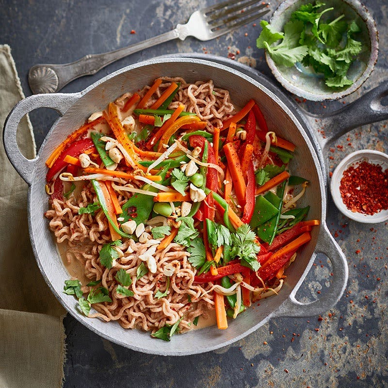 Thainudeln in Cashewsauce