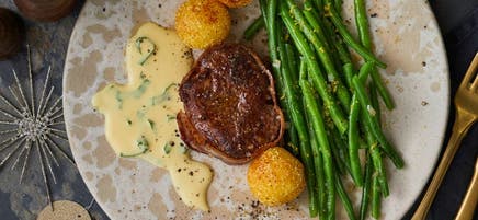 Filet de bœuf avec hollandaise au basilic