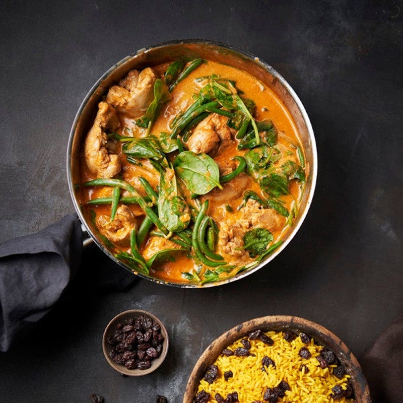 Poulet massala aux légumes verts et riz doré