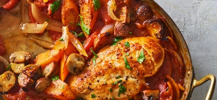 Tomato-braised chicken with mushrooms