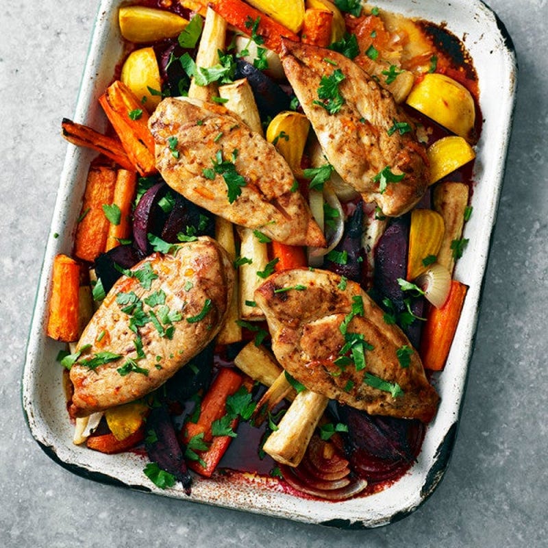 Poulet glacé à la marmelade et légumes-racines