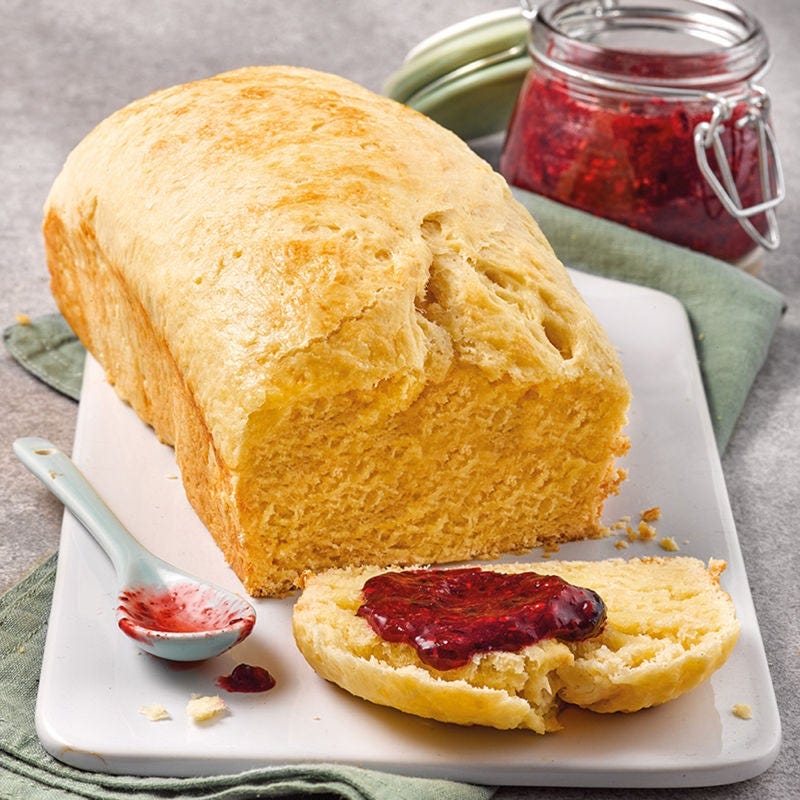 Brioche mit Fruchtaufstrich