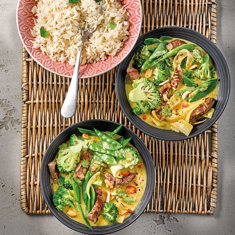 Erdnuss-Kokos-Curry mit Rindersteakstreifen§