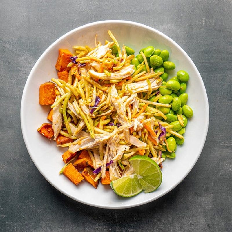 Photo de Bol thaï ultrafacile au poulet et aux légumes par WW