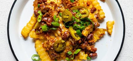 Frites chili-fromage au four