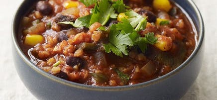 Chili au bulghur et aux haricots noirs