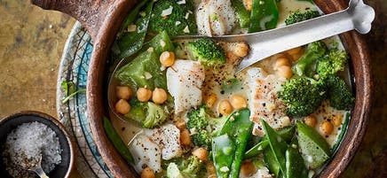 Grünes Fischcurry mit Kichererbsen