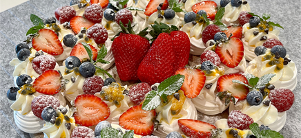 Anna's lemon cheesecake pavlova pull apart