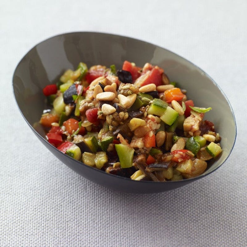 Foto van Ratatouille van geroosterde groenten met tempeh en pijnboompitten door WW