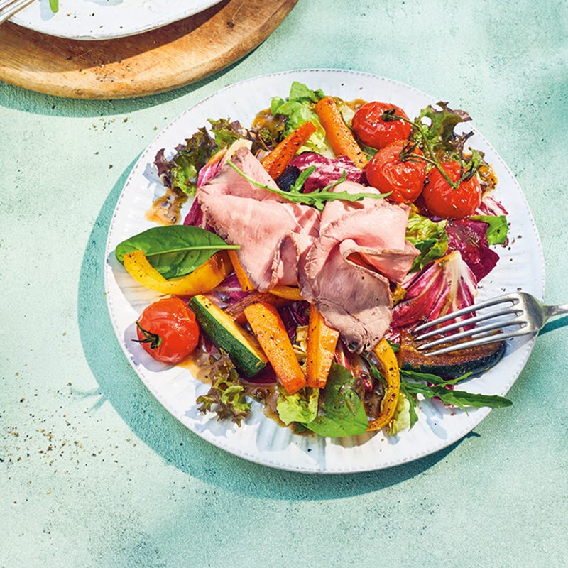 Ofengemüse mit Roastbeef & Salat