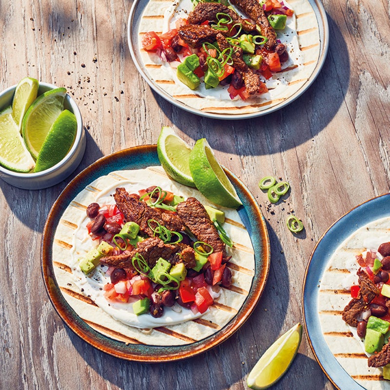 Steaktacos mit schwarzen Bohnen