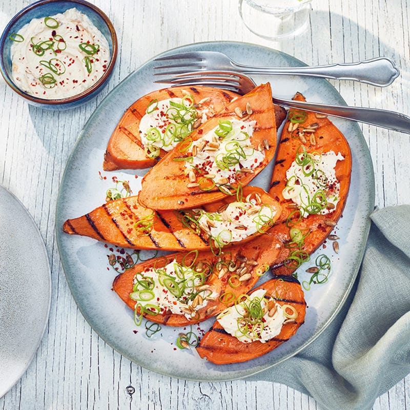 Gegrillte Süsskartoffel mit scharfer Fetacreme
