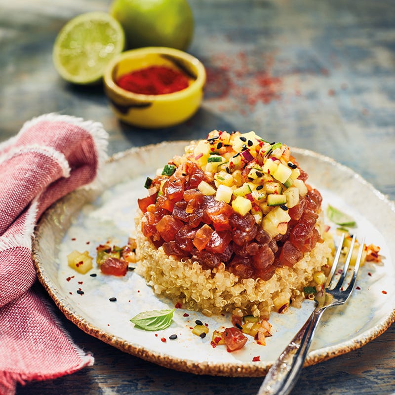 Thunfischtatar mit Quinoa, Gurke & Ananas