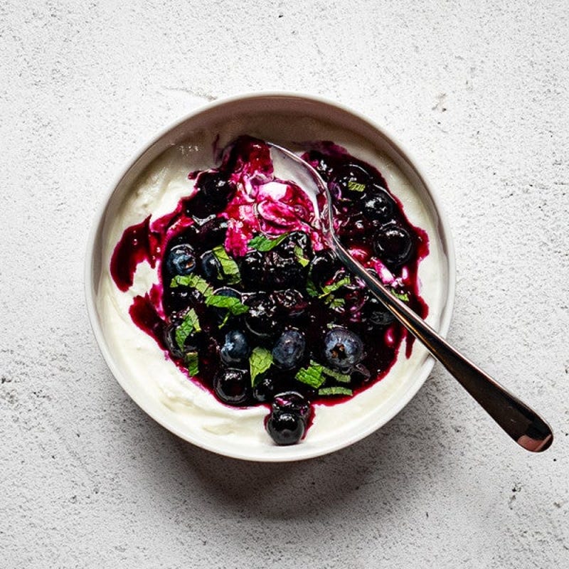 Photo of Yogurt bowl with blueberry compôte by WW
