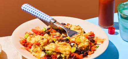 Œufs brouillés façon tex-mex au poêlon