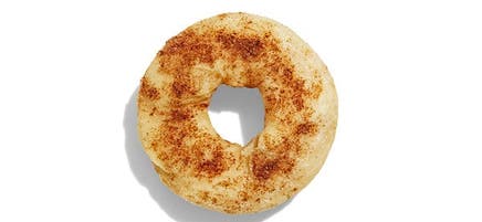 Bagels au sucre à la cannelle faits de pâte à deux ingrédients