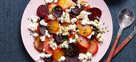 Betteraves rôties au cari et ricotta à la ciboulette