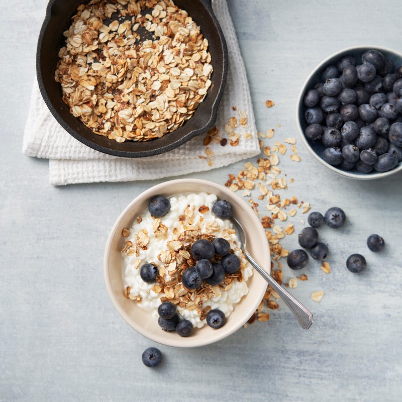 Foto van Cottage cheese met geroosterde havervlokken en bosbessen door WW