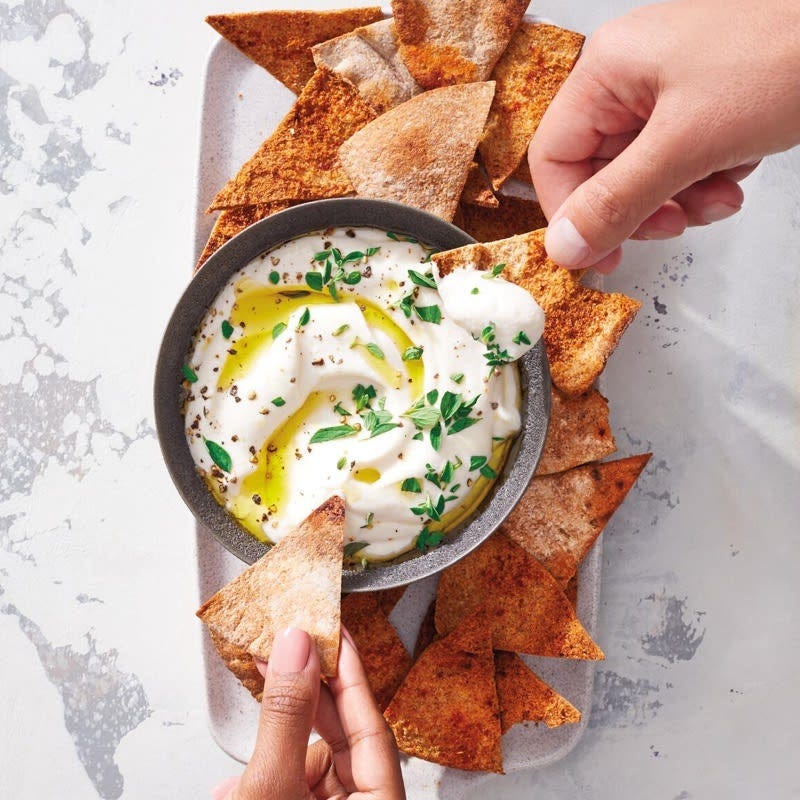 Photo de Chips de pita au blé complet et sauce à la feta prise par WW