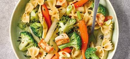 Farfalle met lentegroenten