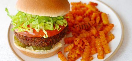 Hamburger végétarien avec frites de courge