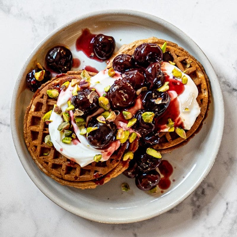Photo de Gaufres avec yogourt et compote de cerises par WW