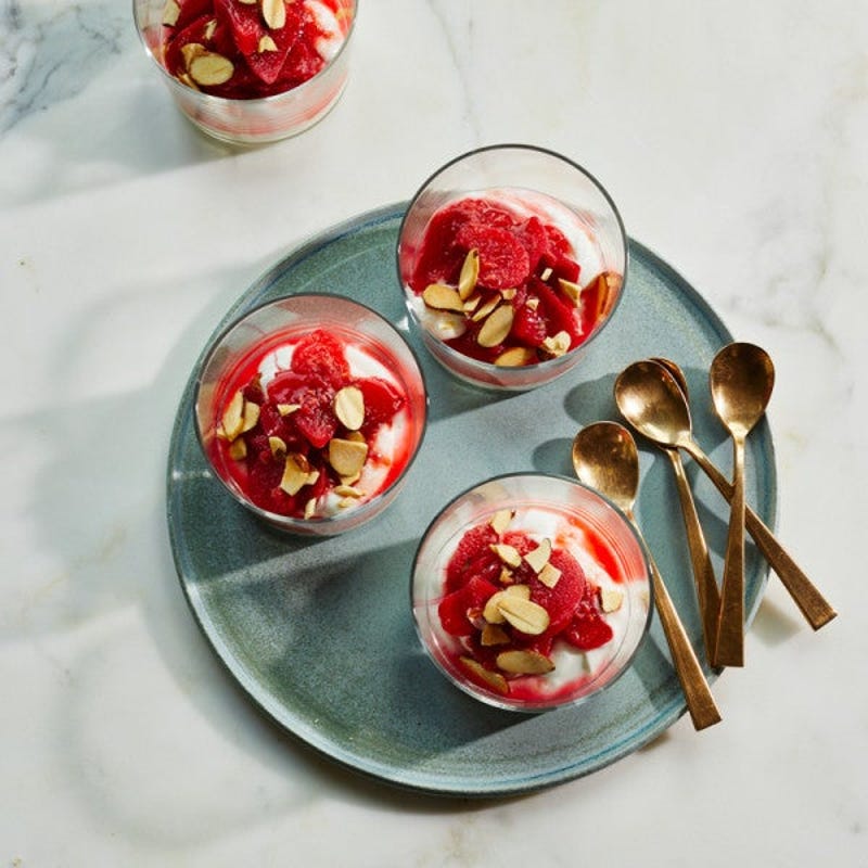 Photo de Yogourt grec avec rhubarbe et framboises par WW