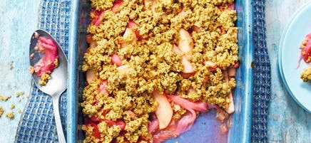 Croustade aux pommes et à la rhubarbe