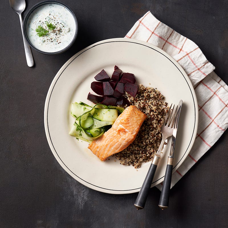 ViktVäktarna - Lax med rödbetor, quinoa och fetaostsås