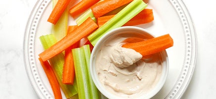 Creamy onion dip with veggie sticks