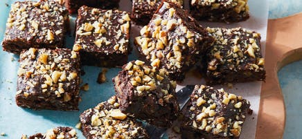 Date and chocolate slice