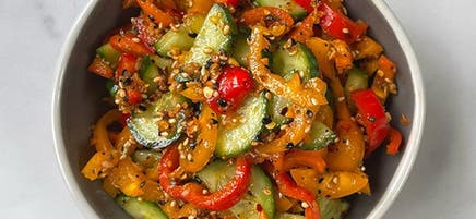 Salade de concombres et de poivrons célèbre sur Internet