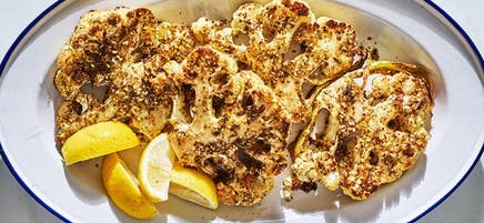 Tranches de chou-fleur assaisonnées au za’atar