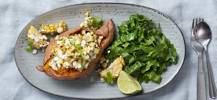 Bakad sötpotatis med grillad majsröra