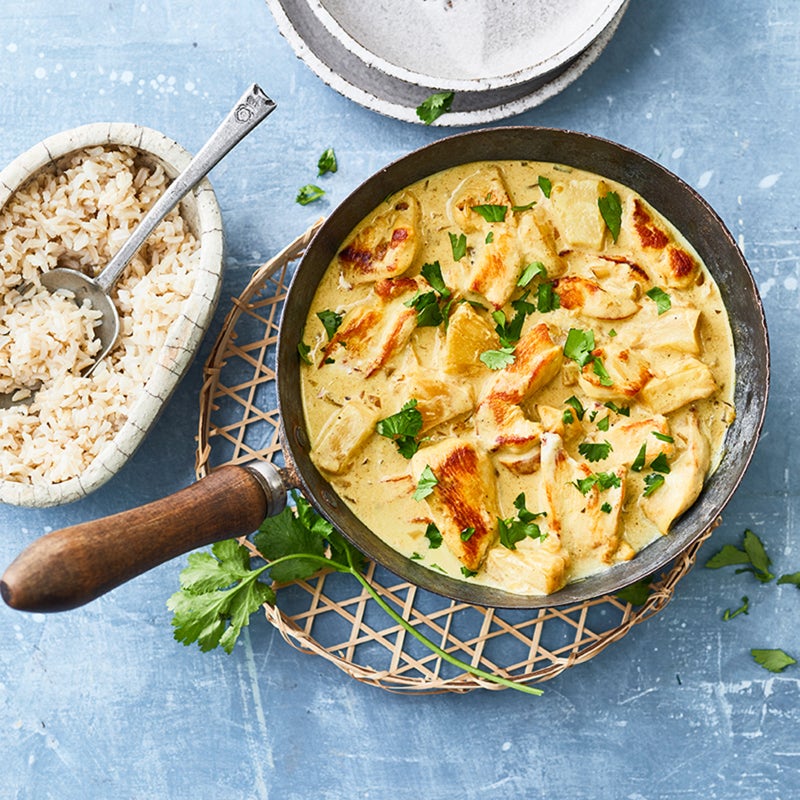 Hähnchen-Ananas-Curry mit Reis