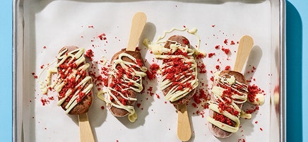 White chocolate-covered strawberry fudge bars