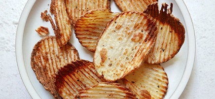 Air fried potato chips