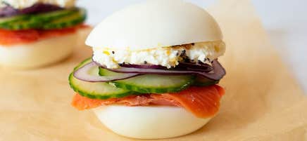 Cream cheese and smoked salmon egg sliders