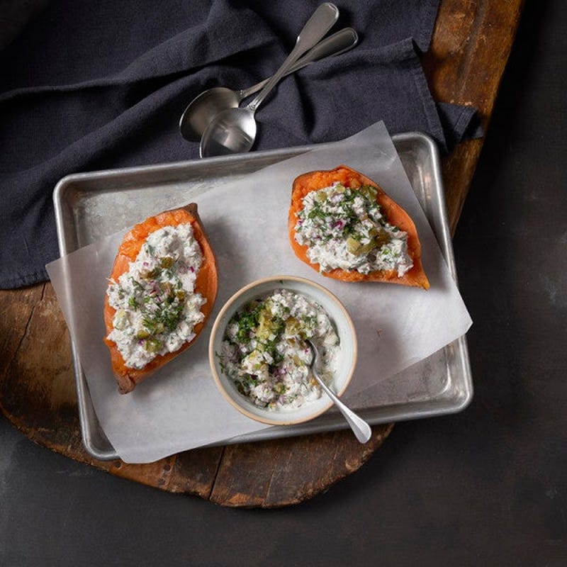 Patate douce au four farcie au thon piquant