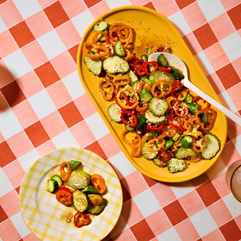 Photo de Salade de poivrons, cornichons et concombres à l’assaisonnement tout garni par WW
