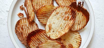 Air fried potato chips