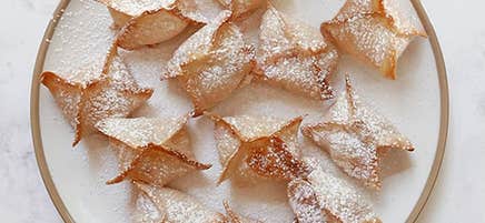 Air fryer strawberry cheesecake bites