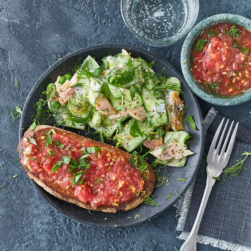 Pan-Con-Tomate mit Räucherforelle