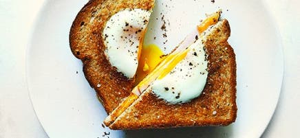 Sandwich déjeuner au fromage fondu