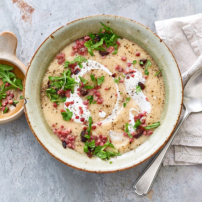 Fruchtige Pastinakensuppe mit Pflaume
