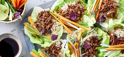 Ssam-Rindfleisch im Salatblatt