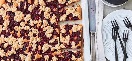 Blueberry streusel sheet cake